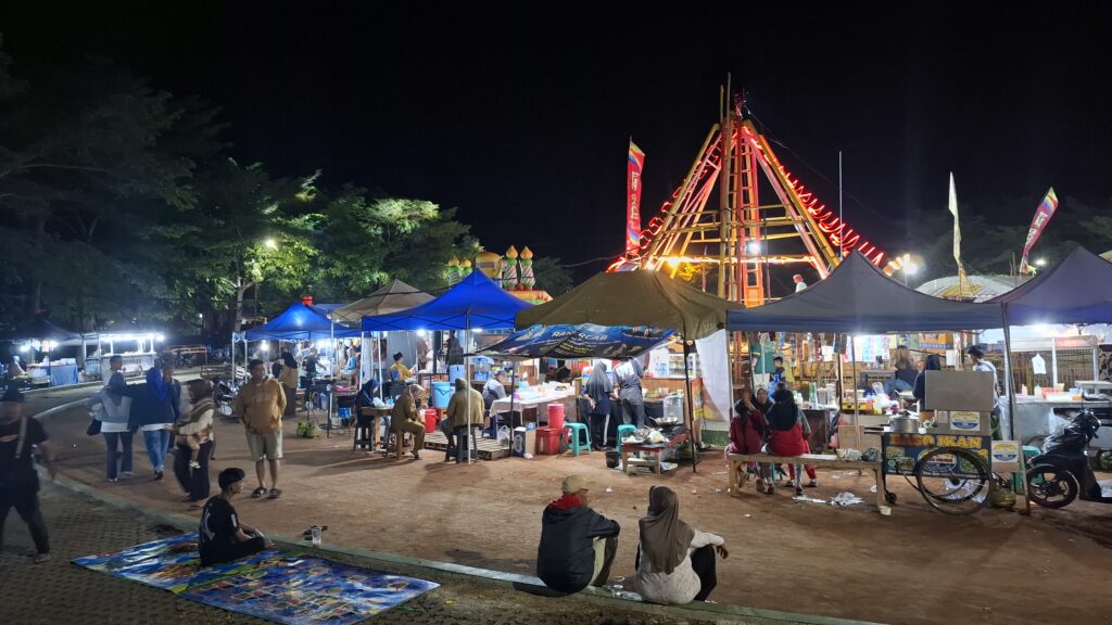 Pasar Malam, Antara Mesin Uang, Haus Hiburan dan Minimnya Asesoris Kota