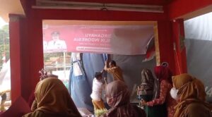 Panik ! Angin Kencang Robohkan Tenda saat Ibu-ibu Ikuti Lomba di Pangandaran