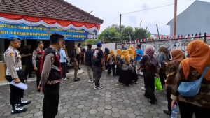 Audiensi Puluhan Wali Murid SMK Tambaksari dengan KCD 13 Ciamis Diwarnai Saling Tuding
