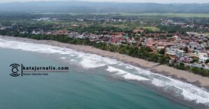 Libur Panjang Akhir Pekan, Wisata Pangandaran Diserbu Ribuan Pengunjung