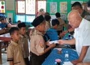 Dr Herman Sutrisno dan Jabar Bergerak Kota Banjar Kunjungi SDN 2 Muktisari Untuk Santuni Anak Yatim