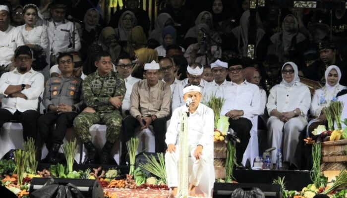 Safari Budaya KDM Diguyur Hujan, Warga Kota Banjar Tetap Penuhi Taman Kota