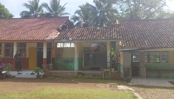 Lapuk, Ruang UKS SD Negeri di Pangandaran Ambruk