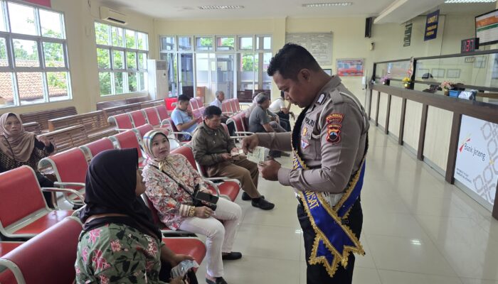 Optimalkan Pelayanan, Satlantas Polresta Cilacap Utus Duta Pelayanan