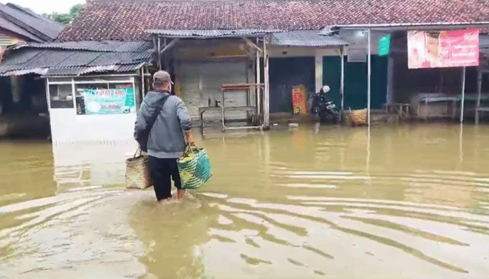 Banjir Luapan Citanduy Meluas ke Pasar Kalipucang Genangi Puluhan Kios