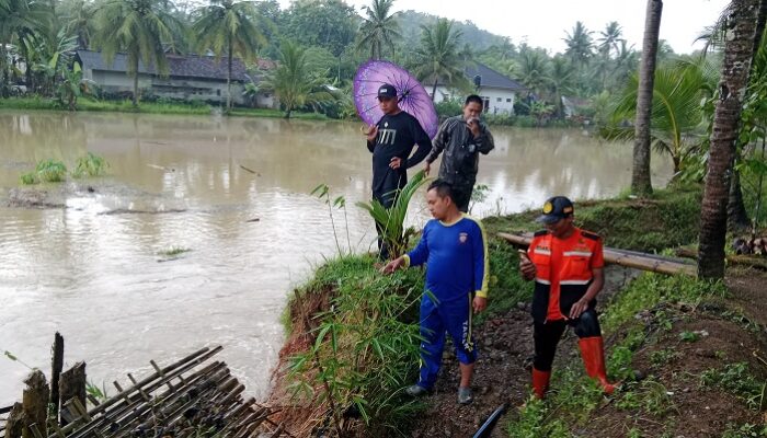 Empat Titik Tanggul Rusak di Neglasari, Petani Khawatir Gagal Panen