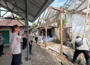 Di Balik Dinding Lapuk, Harapan Baru untuk Wardi di Banjar Kolot