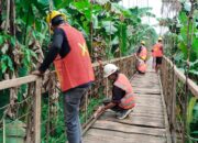 Jelang Mudik Lebaran, Jembatan Gantung Pentasan di Banjar Diperbaiki