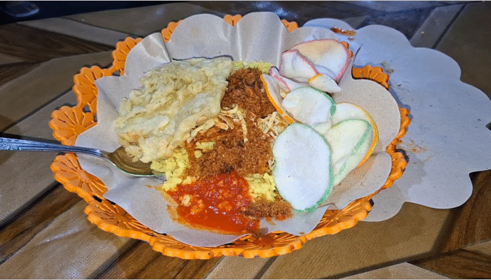 Murah dan Lezat, Nasi Kuning Jamaludin Diburu Warga untuk Santap Sahur