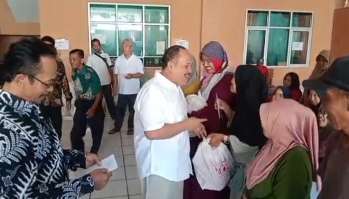 KUD Minasari Pangandaran Bagikan Tabungan “Cengcelengan” kepada Nelayan