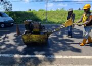 Jelang Arus Mudik, 90 KM Jalan Nasional Jabar Jateng Ditambal Sulam