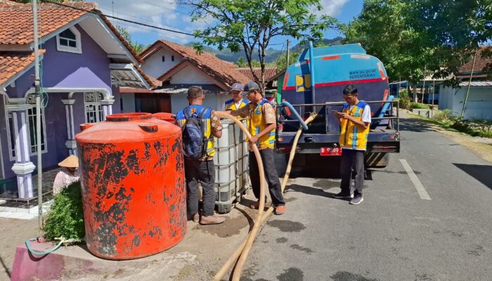 Ribuan Warga Alami Kekeringan, BBWS Citanduy Distribusikan Air Bersih di Ciamis