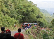 Kok Bisa ?! Gegara Sopir Lupa Jalan, Bus Pariwisata Nyasar Ke Kawasan Pegunungan di Ciamis