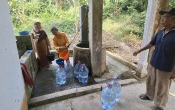 Kemarau, Ratusan Kepala Keluarga di Banjar Kekurangan Air Bersih