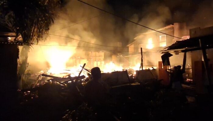 Diduga Akibat Selang Kompor Bocor, 3 Rumah dan 2 Garasi di Banjar Ludes Terbakar
