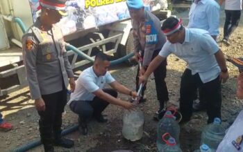 Kemarau Panjang masih Berlangsung, Polres Banjar, BPBD dan PMI Sinergi Salurkan Air Bersih