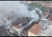 Toko Elektronik Ludes Terbakar, Arus Lalin Jalan Nasional Dialihkan
