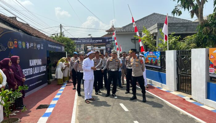 Ditlantas Polda Jabar Resmikan Kampung Tertib Lalu Lintas di Raharja Banjar.